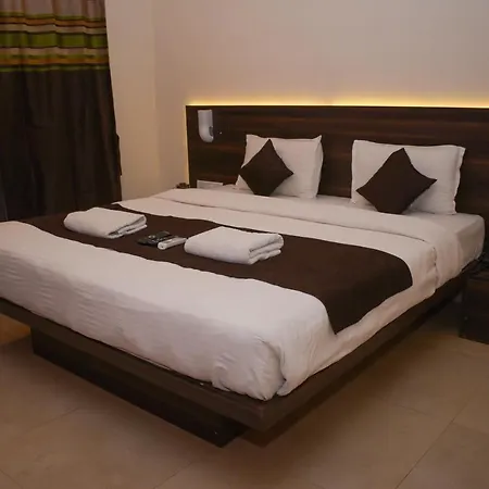 Hotel On The Rocks Mahabaleshwar Exterior photo