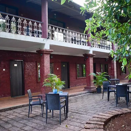 Hotel On The Rocks Mahabaleshwar Exterior photo