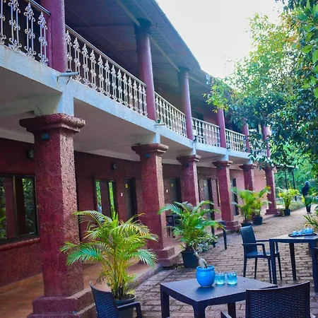 Hotel On The Rocks Mahabaleshwar Exterior photo