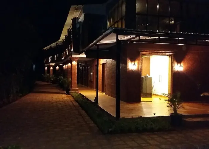 Hotel On The Rocks