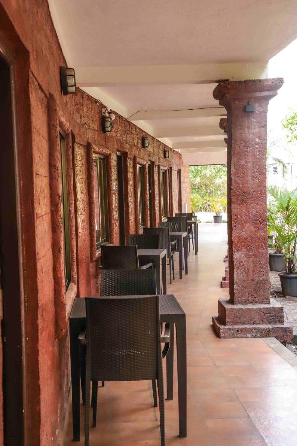 On The Rocks Hotel